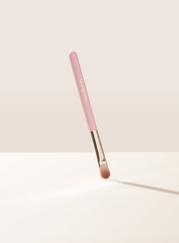 Stay Vulnerable All-Over Eyeshadow Brush